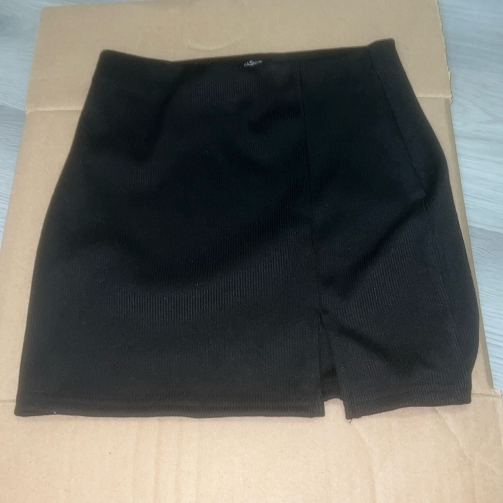FASHION NOVA Black Skirt